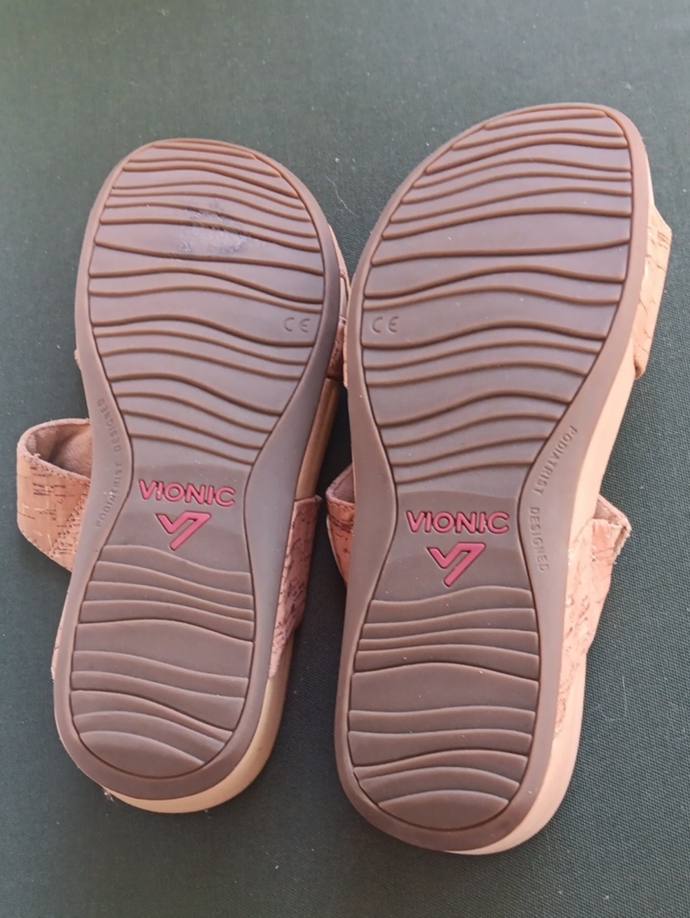 Vionic Women’s Cork-Pattern Slide Sandals in Light Tan - Picture 5 of 7